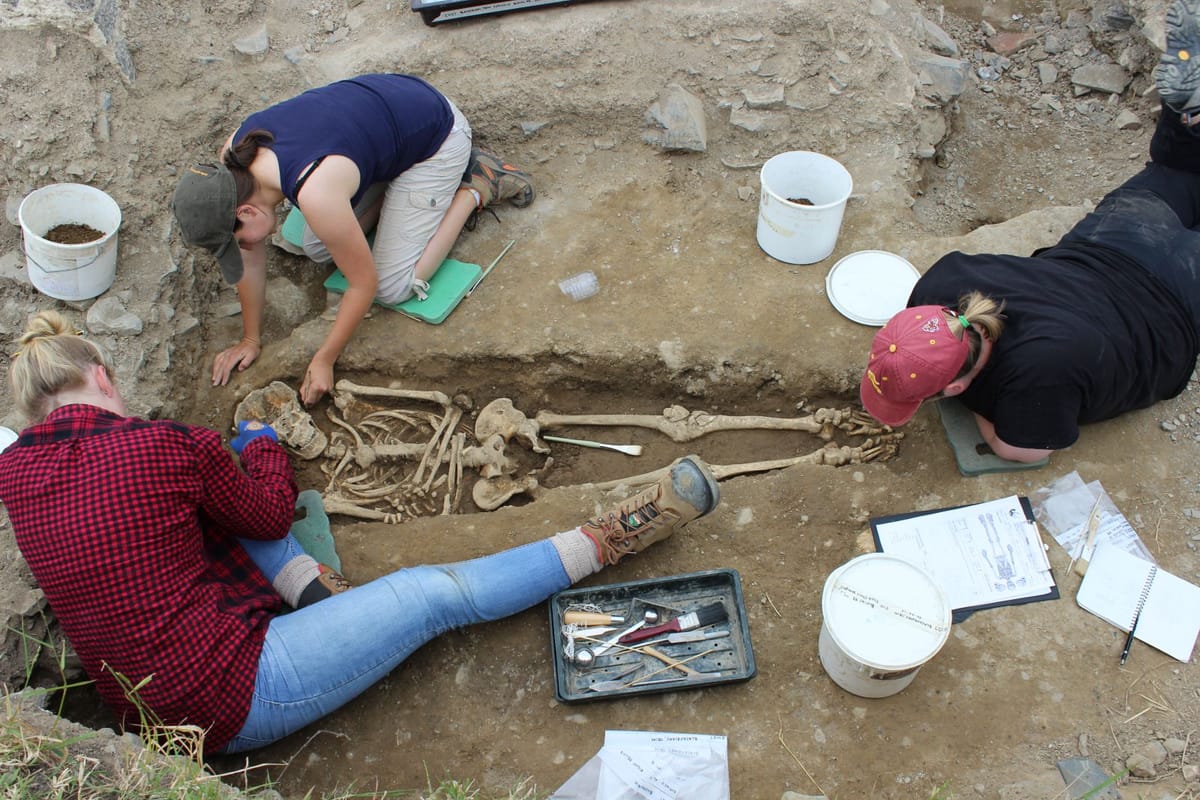 Archaeologists Uncover Remains of First Crew to Work On 836